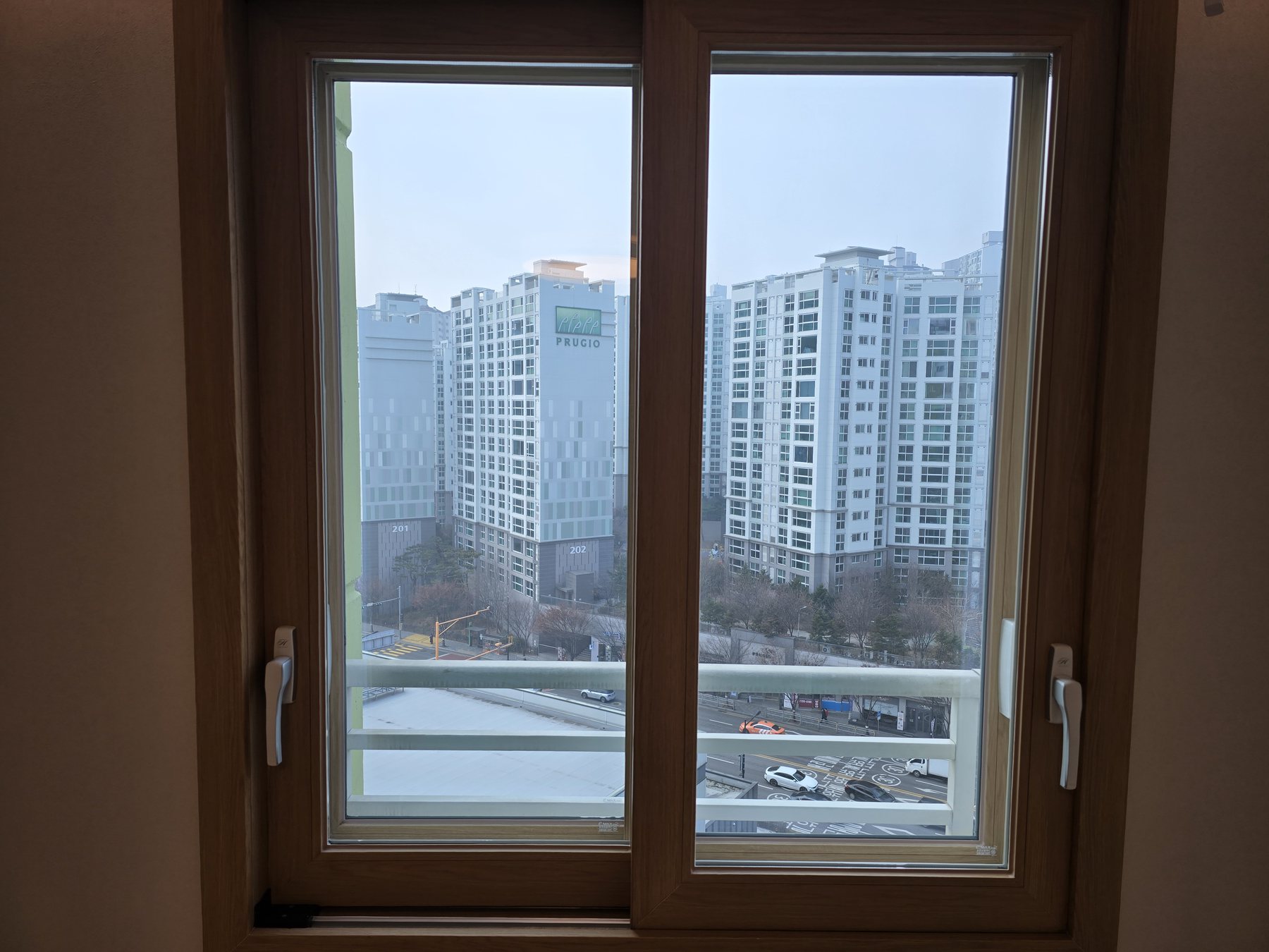금호동 힐스테이트 서울숲 작은방 창 청소 후