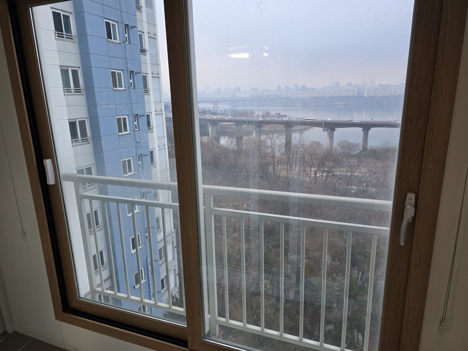 금호동 힐스테이트 서울숲 창 전체 청소 전